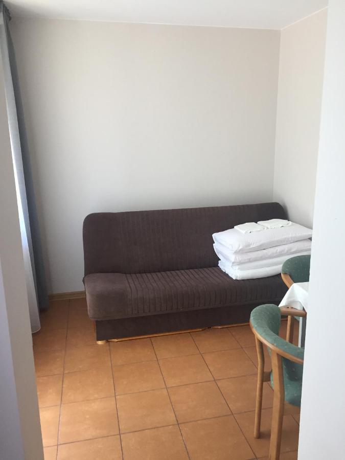 Family Room Balcony,1145064242:JPEG
